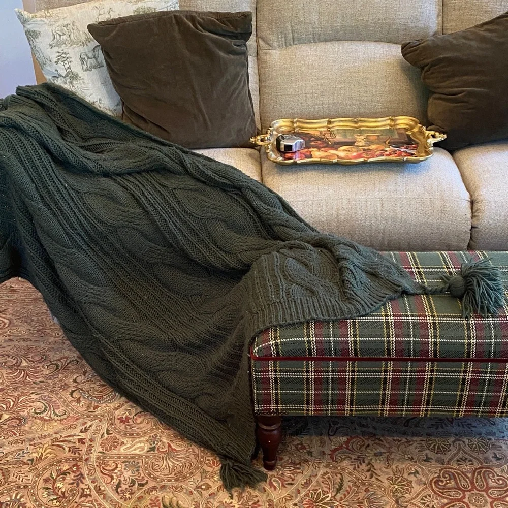 Hearth & Hand Cozy Forest Green Cable Knit Throw Blanket with tassel ends